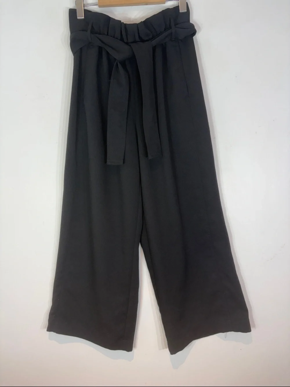 Aritzia Wilfred Paperbag Waist Wide Leg Cropped Pants Black Tie Waist Size 8 - Picture 2 of 12